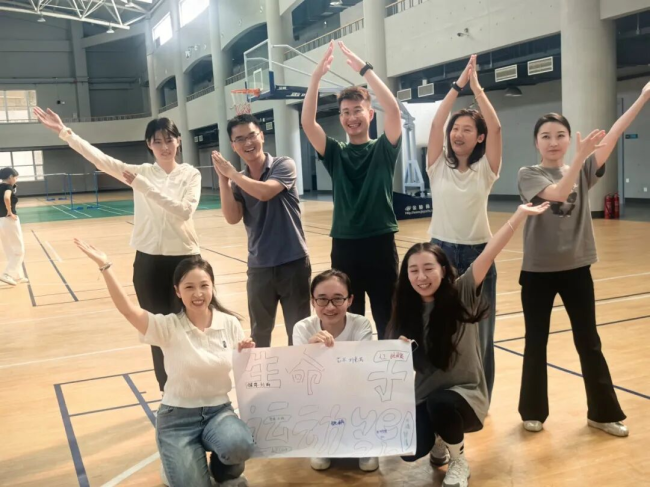 充电！为素质教师注入“心”能量