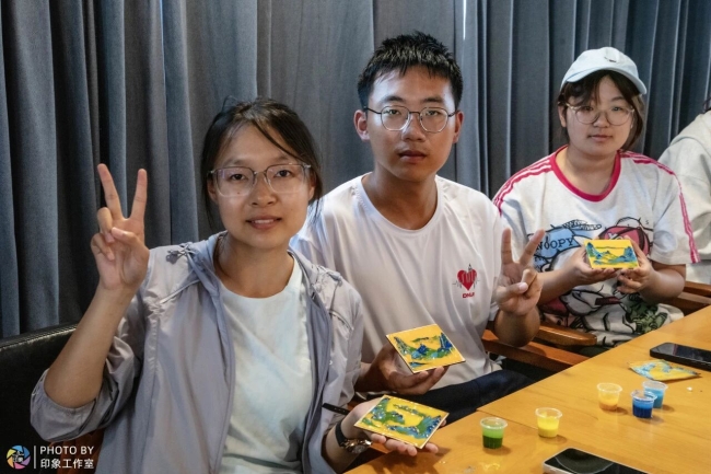 金丝为笔，非遗作画！我们为祖国庆生