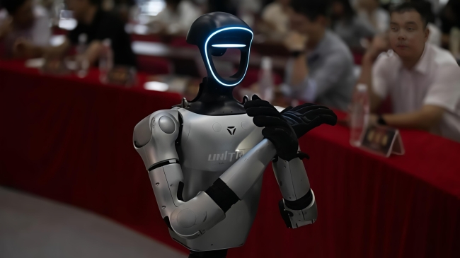 宇树G1来了！欢迎步入科技实验室