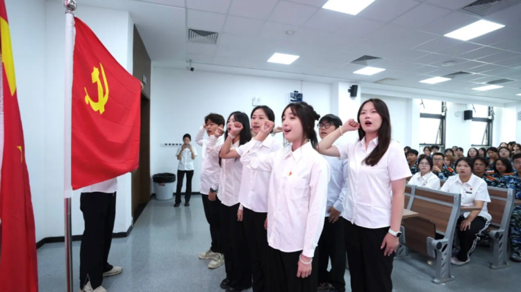小萌新们，请收下你的大学“见面礼”